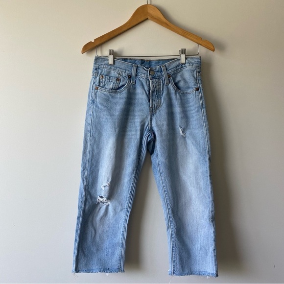 Levi’s 501 25x28 Slim Taper Light Wash Distressed Cut Off Button Fly Crop - Picture 1 of 14